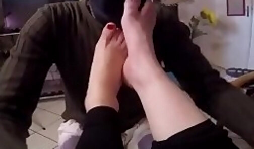 Toes sucker