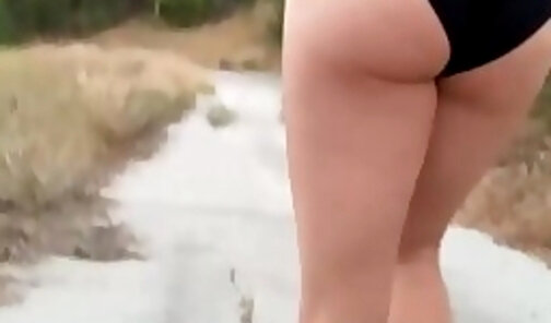 Horny slut went hiking and ended stroking outdoors