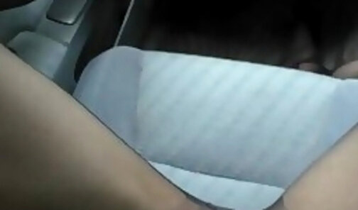 Guy in black pantyhose cums in the car