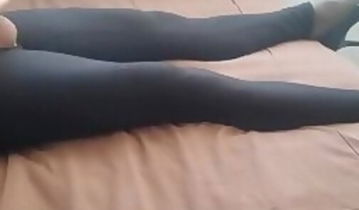 Sexy crossdresser in yoga pants masturbating