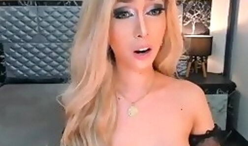 big boobs trans beauty in stockings wanks on webcam