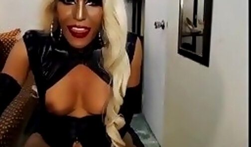 heavy make up tranny squirts